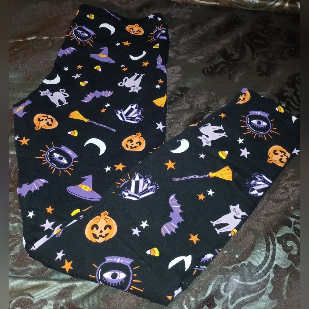 NWOT Women's Halloween Themed Black Leggings - Picture 4 of 5